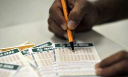 Quatro apostas de Goiás acertam a quina da Mega-Sena e faturam mais de R$ 227 mil Quatro apostas de Goiás acertam a quina da Mega-Sena e faturam mais de R$ 227 mil