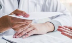 Nova onda de Covid, gripe e resfriado afasta trabalhadores e coloca empresas em alerta Nova onda de Covid, gripe e resfriado afasta trabalhadores e coloca empresas em alerta