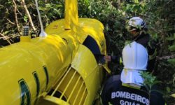 Helicóptero faz pouso forçado em área verde de Pirenópolis; ninguém se feriu
