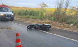 Jovem de 20 anos morre em acidente de moto na BR-365, em Patos de Minas