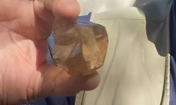 Diamante de 646 quilates é descoberto em Coromandel/MG e se torna o segundo maior do país Diamante de 646 quilates é descoberto em Coromandel/MG e se torna o segundo maior do país