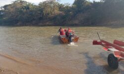 Bombeiros resgatam corpo com sinais de violência no Rio dos Bois, em Pontalina