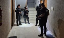 Polícia Civil cumpre mandado em Valparaíso contra suspeito de golpe do PIX em loja de materiais de construção