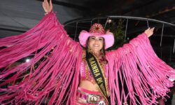 Anna Carolina Lima, de 16 anos, representa Cristalina em concurso que pode levá-la a Barretos 2026 Anna Carolina Lima, de 16 anos, representa Cristalina em concurso que pode levá-la a Barretos 2026