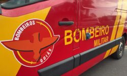 Motociclista e pedestre ficam feridos após atropelamento em Catalão