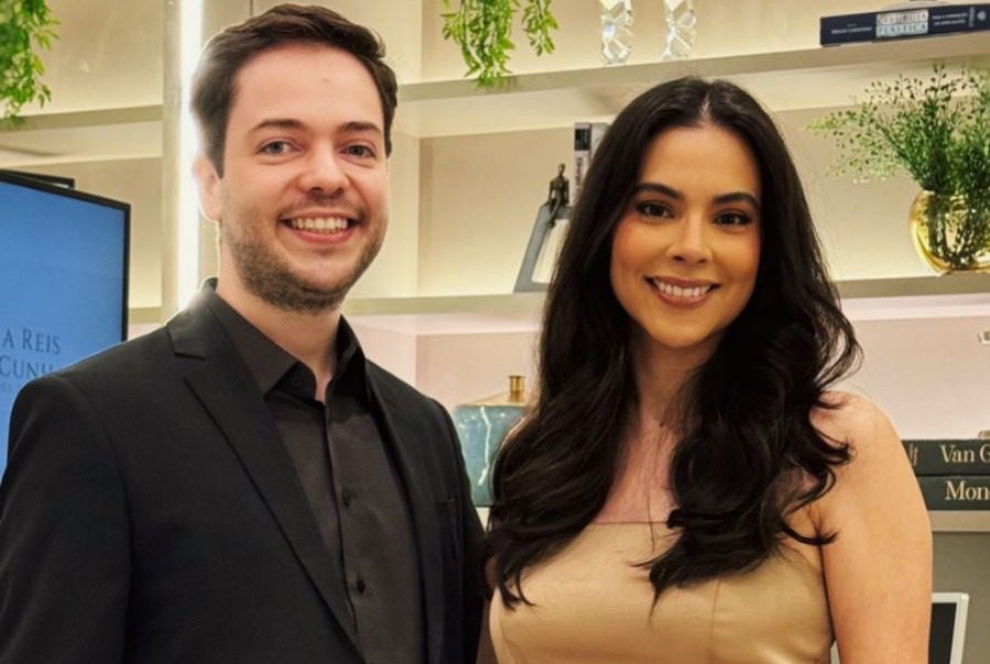 Dra. Izadora Reis e pelo Dr. Lucas Cunha, casal de cirurgiões plásticos (Foto: Divulgação)