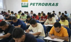 Petrobras anuncia concurso com mais de mil vagas e salário de R$ 12 mil; saiba o que estudar Petrobras anuncia concurso com mais de mil vagas e salário de R$ 12 mil; saiba o que estudar