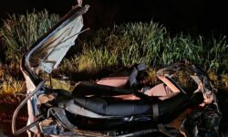 Colisão frontal entre carro e caminhão deixa quatro mortos na BR-364, em Goiás