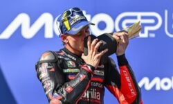 Bezzecchi domina em Goiânia no GP do Brasil de MotoGP, embala quarta vitória seguida, assume liderança da MotoGP e lidera dobradinha da Aprilia; brasileiro Diogo Moreira é 13º Bezzecchi domina em Goiânia no GP do Brasil de MotoGP, embala quarta vitória seguida, assume liderança da MotoGP e lidera dobradinha da Aprilia; brasileiro Diogo Moreira é 13º