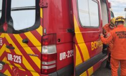 Motociclista fica ferido após ser fechado por veículo e sofrer queda em Catalão Motociclista fica ferido após ser fechado por veículo e sofrer queda em Catalão