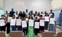 Alunos de Anhanguera participam da 3ª edição de curso de etiqueta e boas maneiras em Goiânia Alunos de Anhanguera participam da 3ª edição de curso de etiqueta e boas maneiras em Goiânia