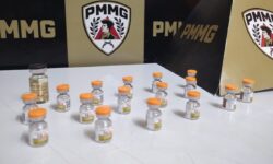 Homem é preso com medicamentos proibidos pela Anvisa na MG-188, em Coromandel Homem é preso com medicamentos proibidos pela Anvisa na MG-188, em Coromandel