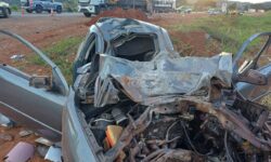 Três pessoas morrem em grave acidente na BR-153, em Rialma Três pessoas morrem em grave acidente na BR-153, em Rialma