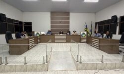 Vereadores apresentam requerimentos durante 12ª sessão ordinária da Câmara Municipal de Ouvidor Vereadores apresentam requerimentos durante 12ª sessão ordinária da Câmara Municipal de Ouvidor