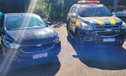 PRF recupera carro clonado e prende homem suspeito de furtar pneus na BR-050, em Catalão PRF recupera carro clonado e prende homem suspeito de furtar pneus na BR-050, em Catalão
