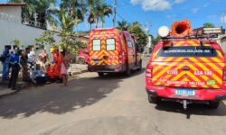 Homem é socorrido pelos bombeiros após ficar com vergalhão de aço cravado no braço em Caldas Novas Homem é socorrido pelos bombeiros após ficar com vergalhão de aço cravado no braço em Caldas Novas