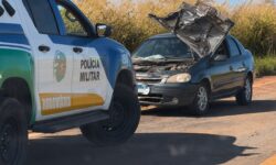 Colisão entre dois carros é registrada na GO-330, próximo à Cachoeirinha, saída para Ipameri Colisão entre dois carros é registrada na GO-330, próximo à Cachoeirinha, saída para Ipameri
