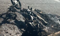 Motocicleta é destruída por incêndio no Centro de Goiandira Motocicleta é destruída por incêndio no Centro de Goiandira