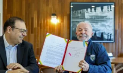 Lula sanciona lei que garante renovação automática da CNH Lula sanciona lei que garante renovação automática da CNH