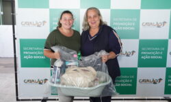 Prefeitura de Catalão e OVG realizam entrega de 150 benefícios em ação de assistência social Prefeitura de Catalão e OVG realizam entrega de 150 benefícios em ação de assistência social