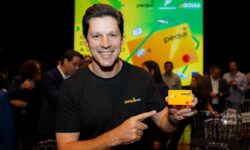 “Goiás é o primeiro estado a ter sua própria plataforma de serviços financeiros”, diz Daniel Vilela ao lançar Pequi Bank “Goiás é o primeiro estado a ter sua própria plataforma de serviços financeiros”, diz Daniel Vilela ao lançar Pequi Bank