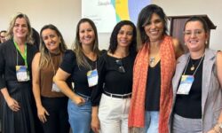 Prefeitura de Ouvidor participa de oficina para elaboração das novas metas do Plano Municipal de Educação Prefeitura de Ouvidor participa de oficina para elaboração das novas metas do Plano Municipal de Educação