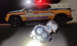 Homem de 22 anos é preso por receptação e polícia descobre desmanche de motocicletas em Abadia dos Dourados
