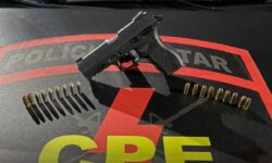 Homem é preso com arma de fogo irregular durante operação integrada da CPE em Abadia de Goiás Homem é preso com arma de fogo irregular durante operação integrada da CPE em Abadia de Goiás