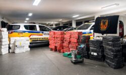 Carga com 1,7 tonelada de maconha é apreendida durante operação conjunta em Uberlândia; suspeito é preso Carga com 1,7 tonelada de maconha é apreendida durante operação conjunta em Uberlândia; suspeito é preso