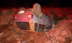 Motorista fica ferido após capotamento na GO-503, em Ouvidor, sentido às mineradoras