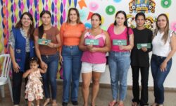Mais dignidade para as famílias de Ouvidor: 18 mães recebem benefício do programa Mães de Goiás Mais dignidade para as famílias de Ouvidor: 18 mães recebem benefício do programa Mães de Goiás