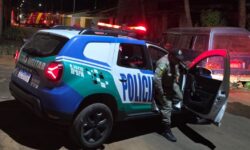 Troca de tiros entre CPE e suspeitos deixa três feridos em Ouvidor Troca de tiros entre CPE e suspeitos deixa três feridos em Ouvidor