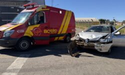 Criança fica ferida após colisão entre dois carros no bairro Margon, em Catalão