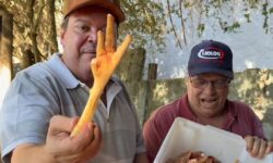 Gestão de Wisner Araújo ganha destaque em Corumbaíba e prefeito também conquista moradores com o famoso “Canela Amarela”; veja vídeo Gestão de Wisner Araújo ganha destaque em Corumbaíba e prefeito também conquista moradores com o famoso “Canela Amarela”; veja vídeo