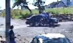 Câmera de segurança registra acidente entre carro e moto no Cidade Jardim, em Catalão Câmera de segurança registra acidente entre carro e moto no Cidade Jardim, em Catalão