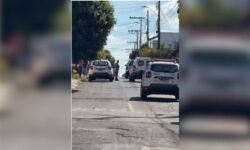 Suspeito é baleado e três são presos após roubo e perseguição policial em Uberlândia