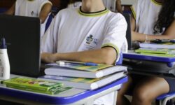 Goiás reduz em 44% o abandono escolar no ensino médio da rede estadual