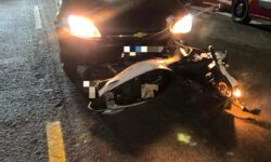 Motociclista fica ferida em colisão frontal com carro no Bairro das Américas, em Catalão Motociclista fica ferida em colisão frontal com carro no Bairro das Américas, em Catalão