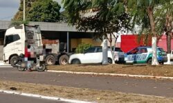 Idosa fica gravemente ferida após ser atropelada por veículo de grande porte em Catalão Idosa fica gravemente ferida após ser atropelada por veículo de grande porte em Catalão