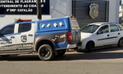 Batalhão Rural recupera veículo com registro de furto no bairro Santa Cruz, em Catalão Batalhão Rural recupera veículo com registro de furto no bairro Santa Cruz, em Catalão