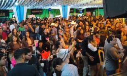 Garotos 100% encerra programação da festa neste sábado (04) com show na Quadra da Custódia Garotos 100% encerra programação da festa neste sábado (04) com show na Quadra da Custódia