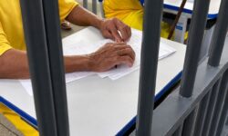 Mais de 7,7 mil detentos fazem inscrição para obter certificação escolar em Goiás