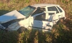 Motorista fica ferido após saída de pista na GO-330 entre Urutaí e Pires do Rio Motorista fica ferido após saída de pista na GO-330 entre Urutaí e Pires do Rio
